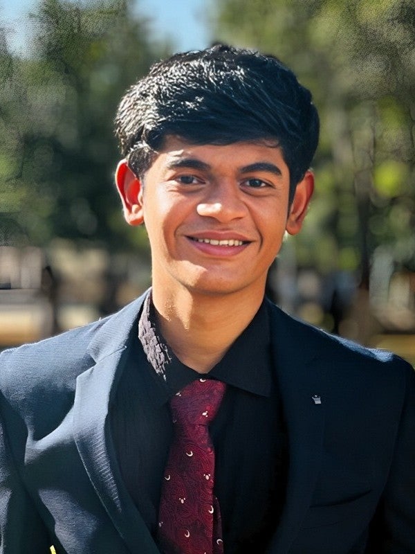 Praneet_headshot (1)